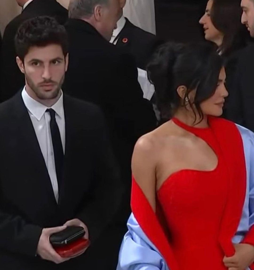 kaili-i-model.jpg (72 KB)