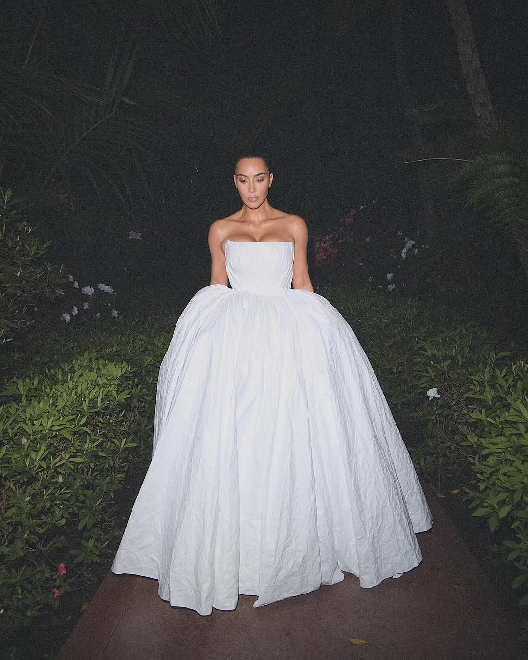 kim pered.jpg (327 KB)